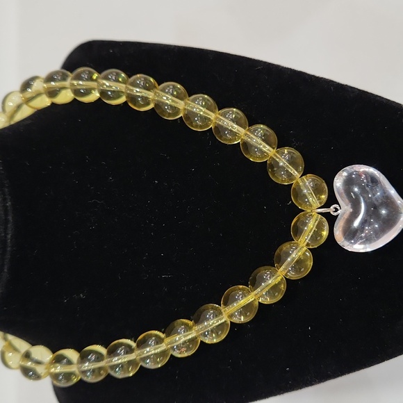 💛🔹️Piper K 🔹️Elegant Yellow Beaded Glass 17" Necklace with Heart Pendant - Picture 7 of 9